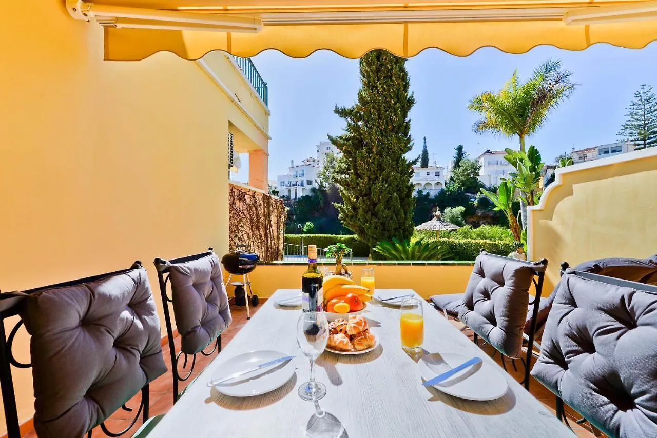 Refurbished 2-Bed Apartment Burriana Beach. Nerja