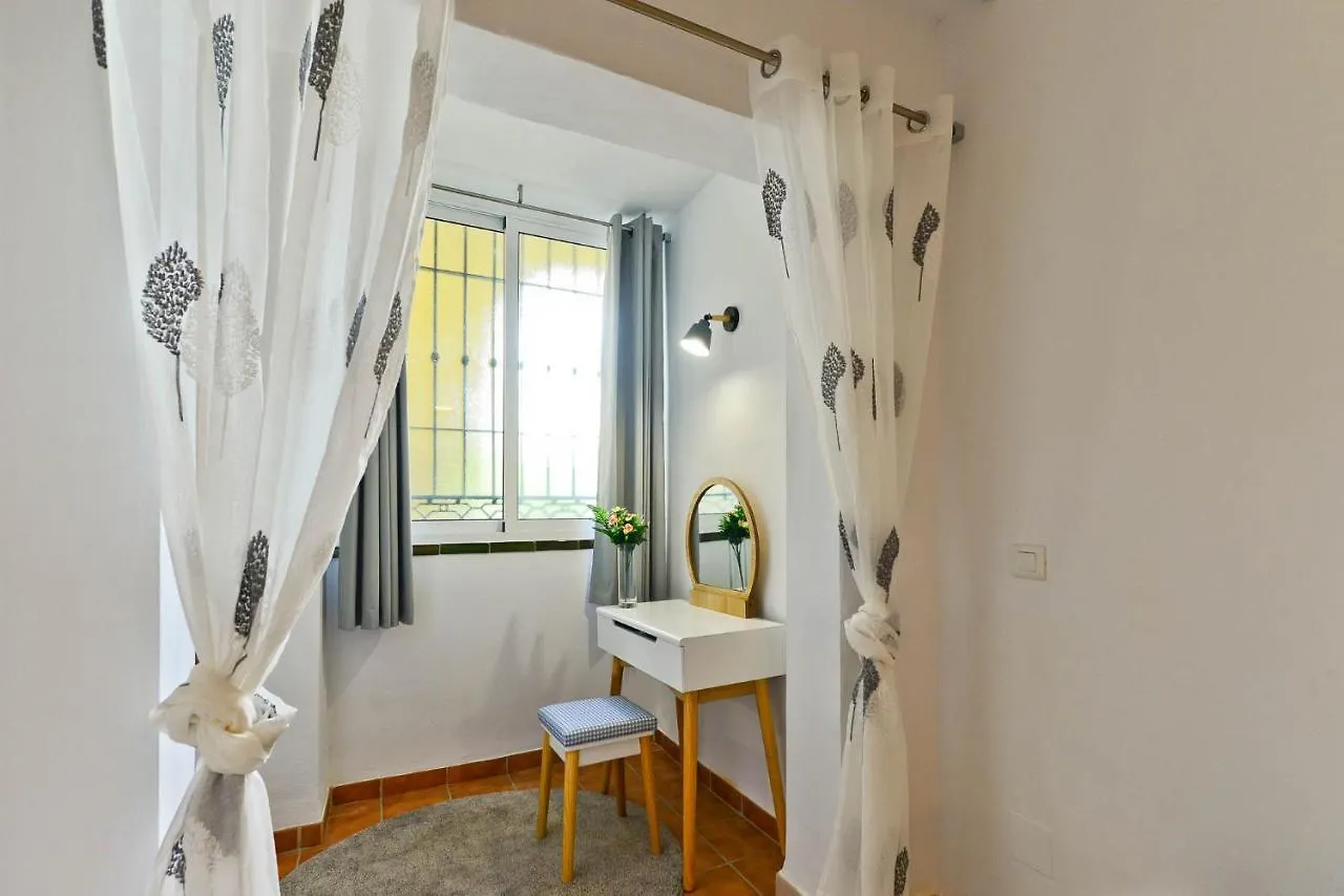 Refurbished 2-Bed Apartment Burriana Beach. Nerja