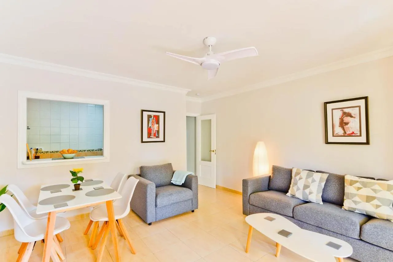Refurbished 2-Bed Apartment Burriana Beach. Nerja Spain