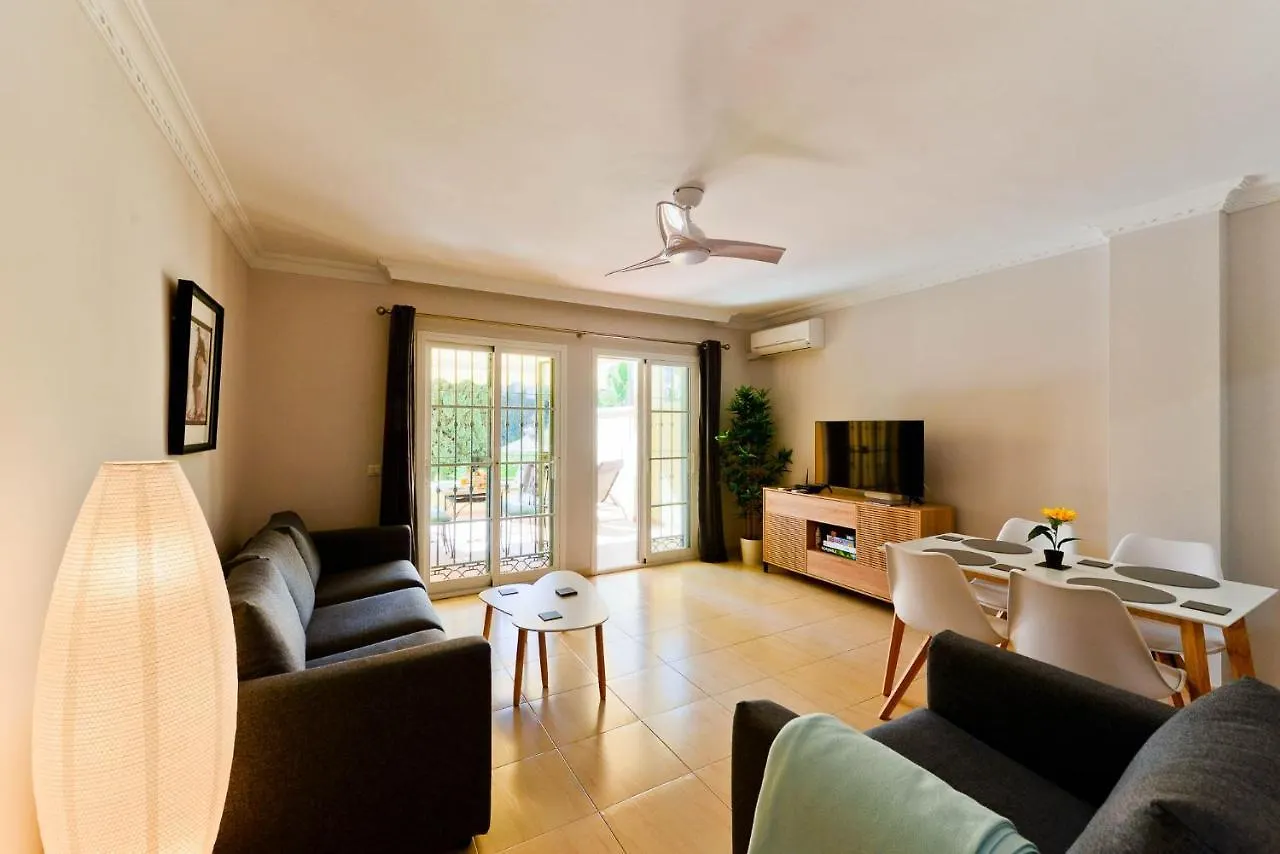 Refurbished 2-Bed Apartment Burriana Beach. Nerja